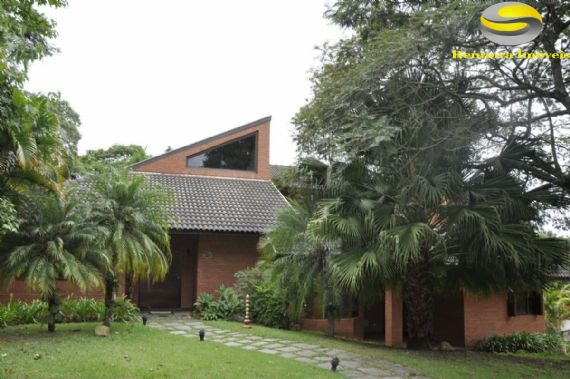 Casa de Condomínio à venda com 4 quartos, 540m² - Foto 1