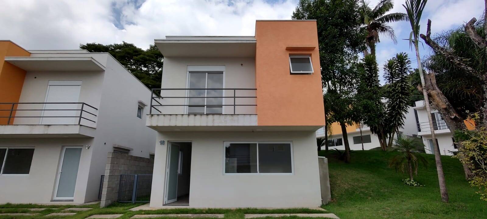 Casa de Condomínio à venda com 3 quartos, 140m² - Foto 1