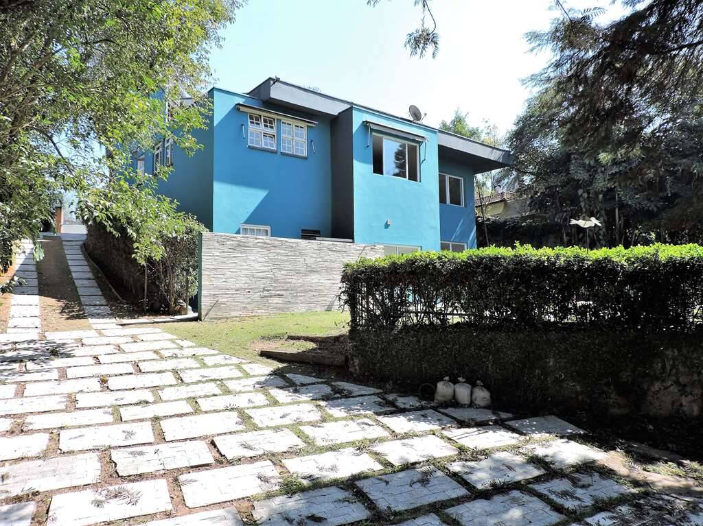 Casa de Condomínio para alugar com 6 quartos, 550m² - Foto 1