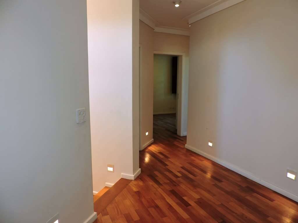 Casa de Condomínio para alugar com 6 quartos, 550m² - Foto 11