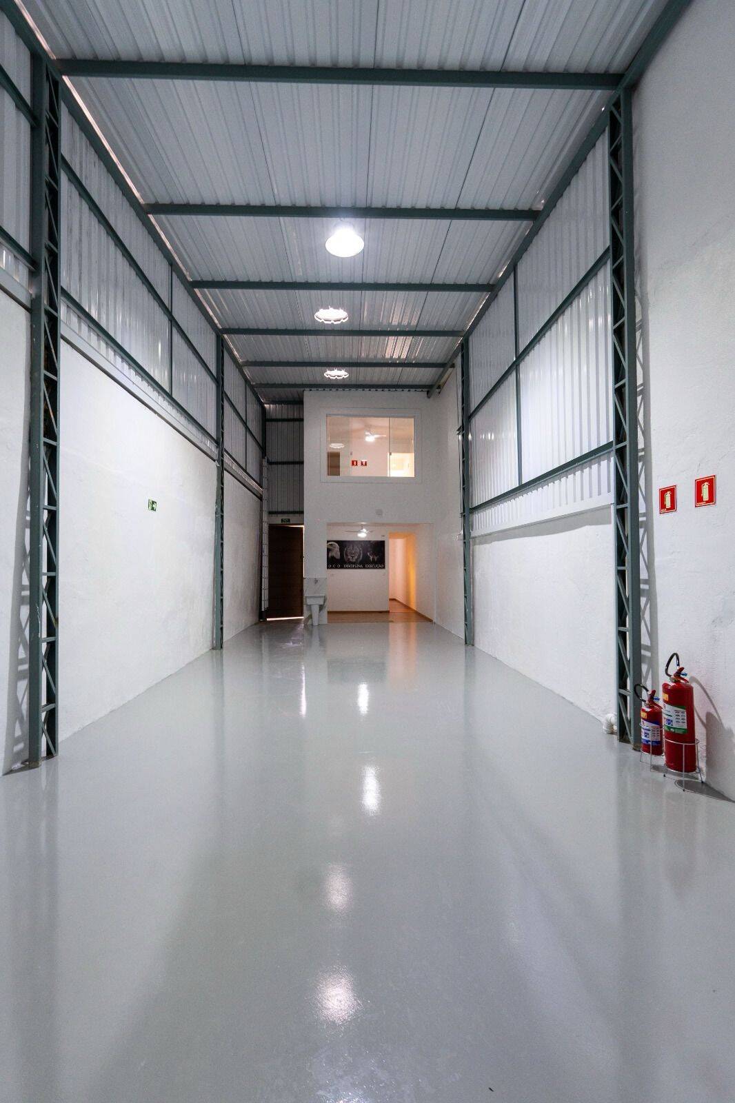 Prédio Inteiro para alugar, 67m² - Foto 1