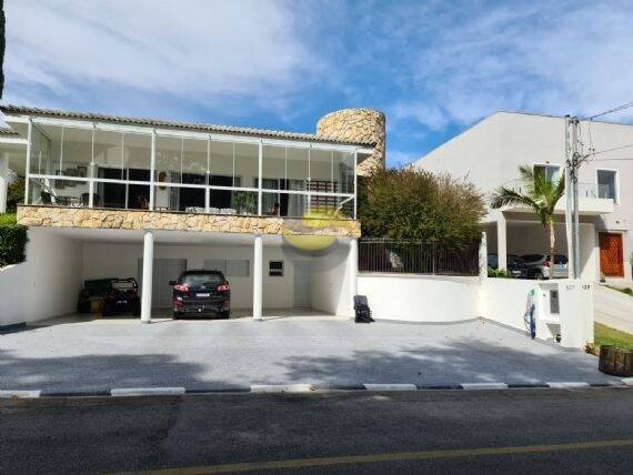 Casa de Condomínio para alugar com 4 quartos, 424m² - Foto 2