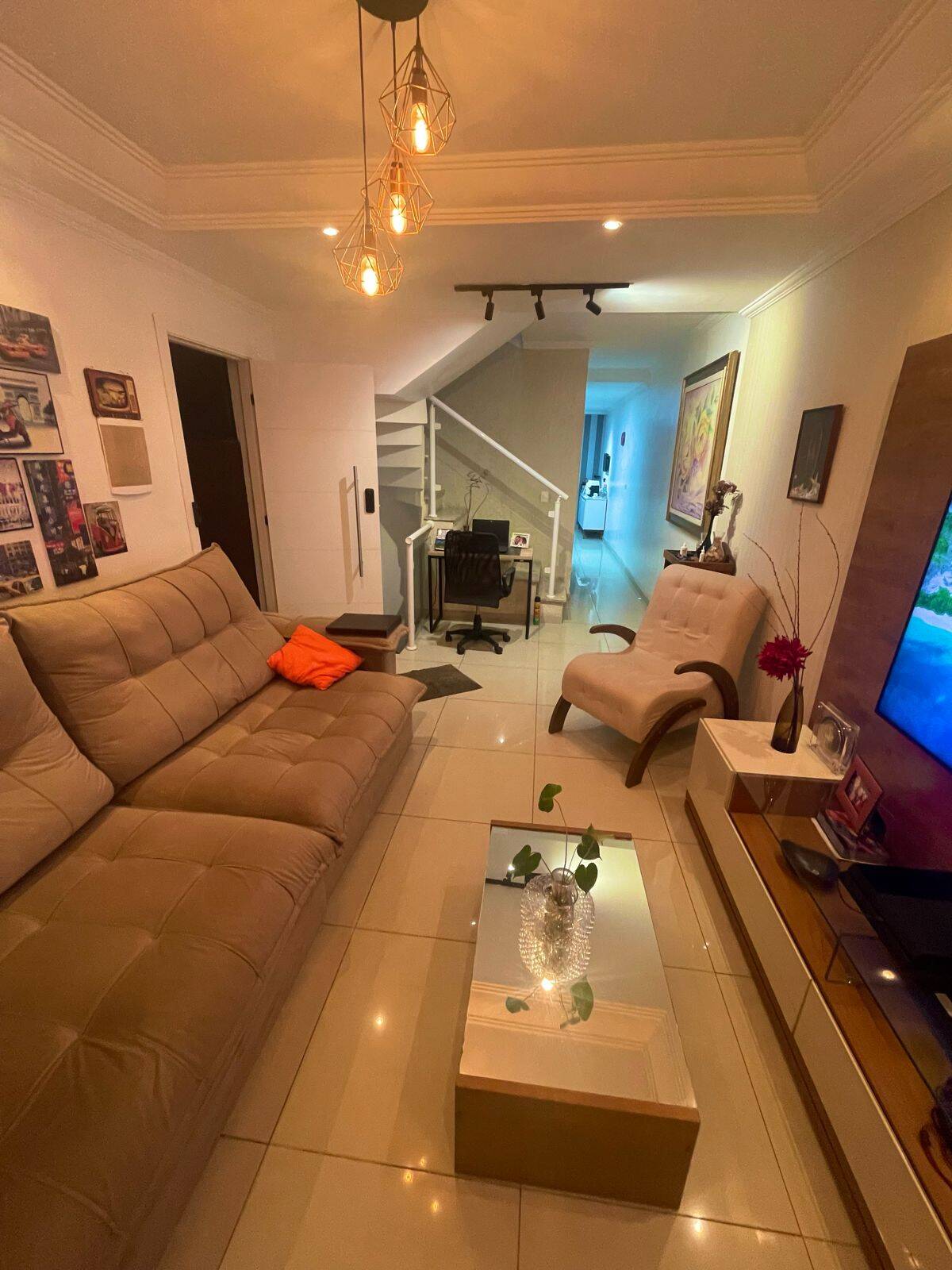 Casa de Condomínio à venda com 3 quartos, 170m² - Foto 1