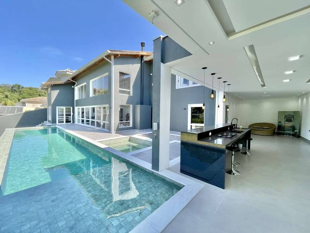 Casa de Condomínio à venda com 4 quartos, 556m² - Foto 1