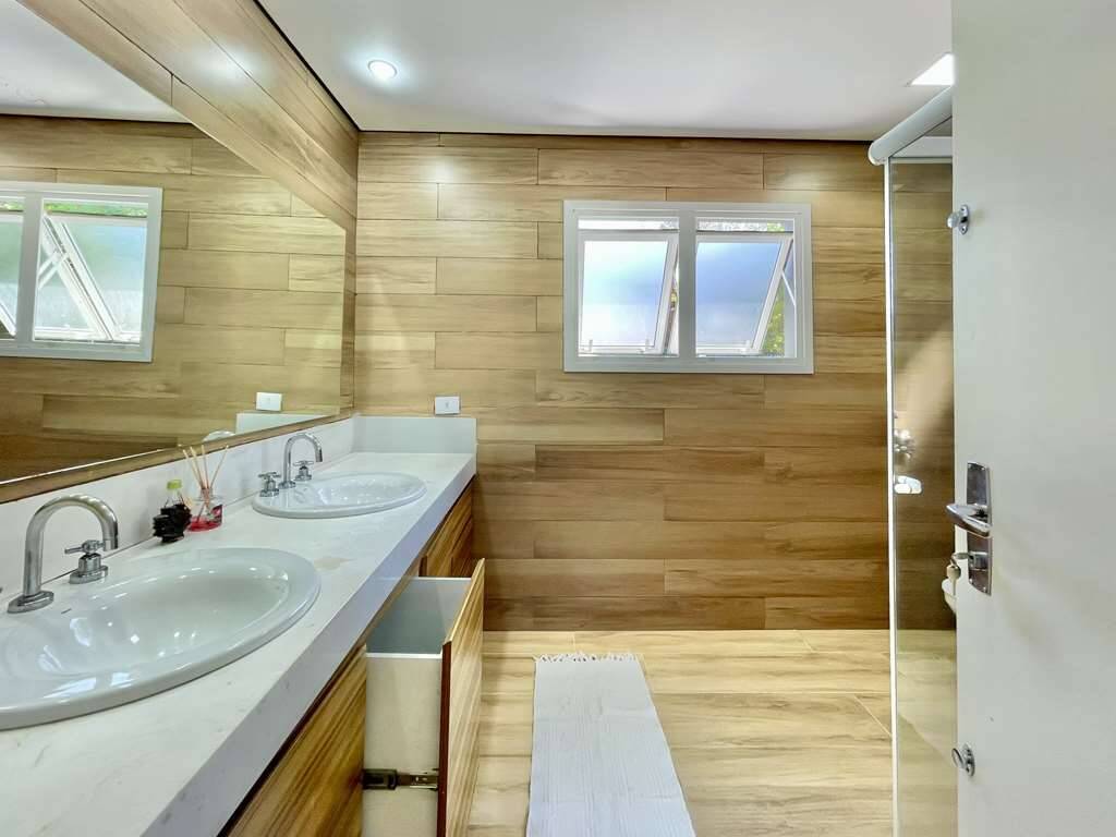 Casa de Condomínio à venda com 4 quartos, 556m² - Foto 26