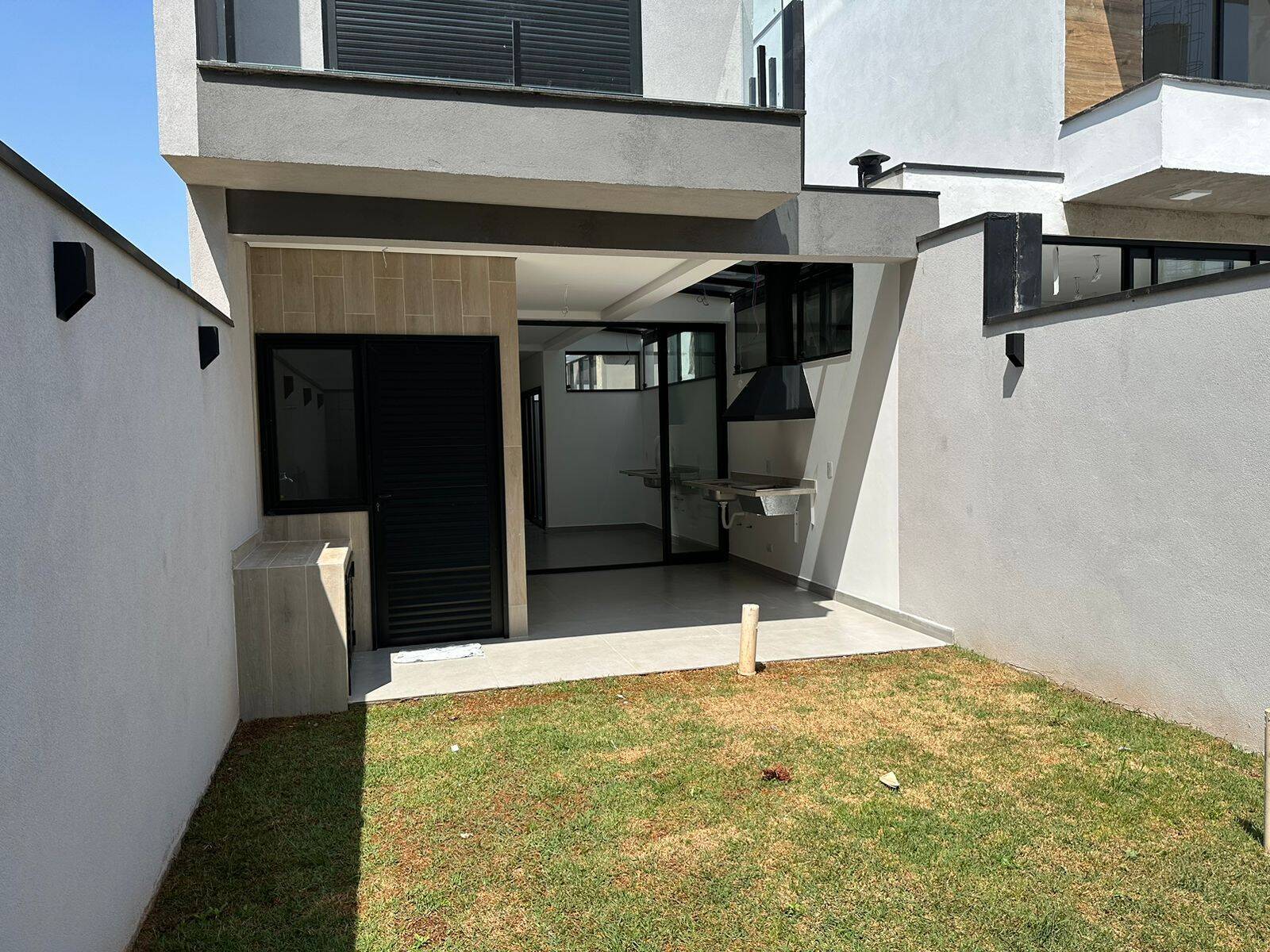 Casa de Condomínio à venda com 3 quartos, 124m² - Foto 2