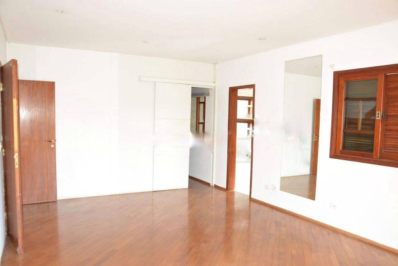 Casa para alugar com 4 quartos, 200m² - Foto 5