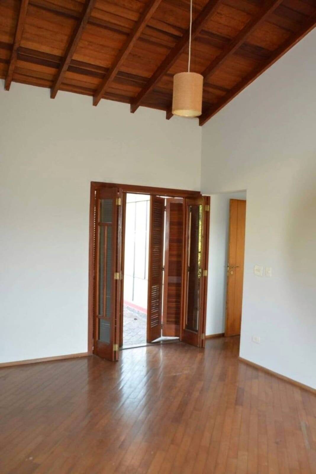 Casa para alugar com 4 quartos, 200m² - Foto 8