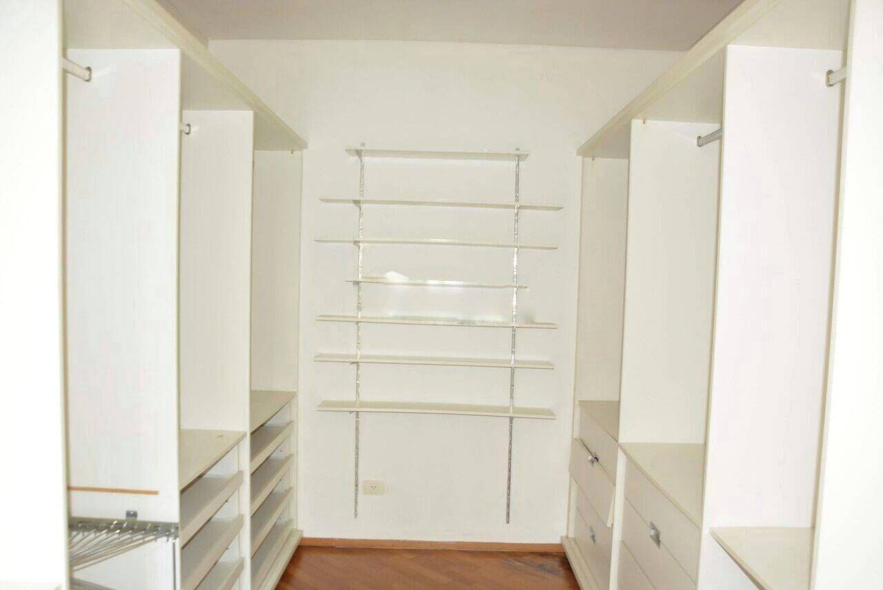 Casa para alugar com 4 quartos, 200m² - Foto 10