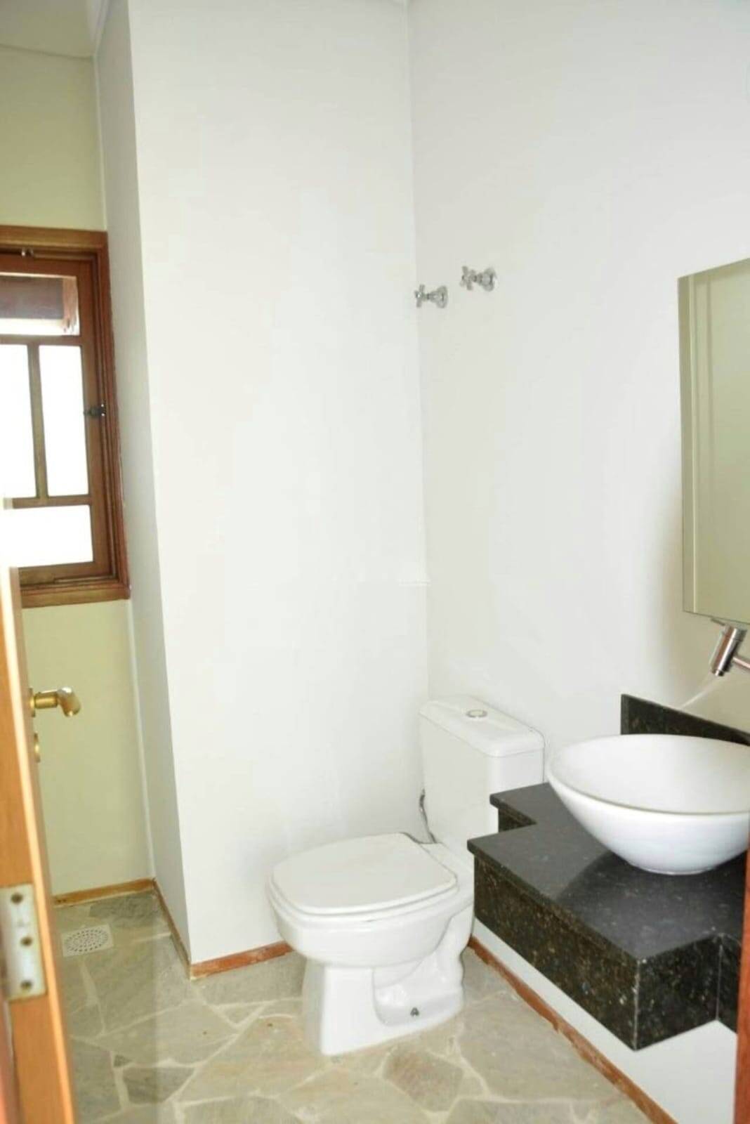 Casa para alugar com 4 quartos, 200m² - Foto 13