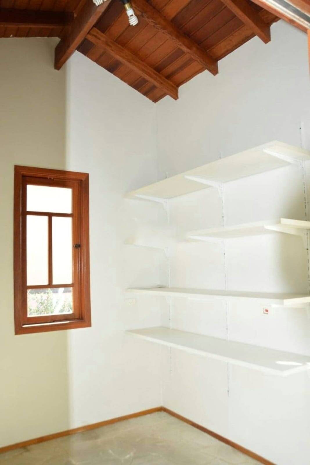 Casa para alugar com 4 quartos, 200m² - Foto 17