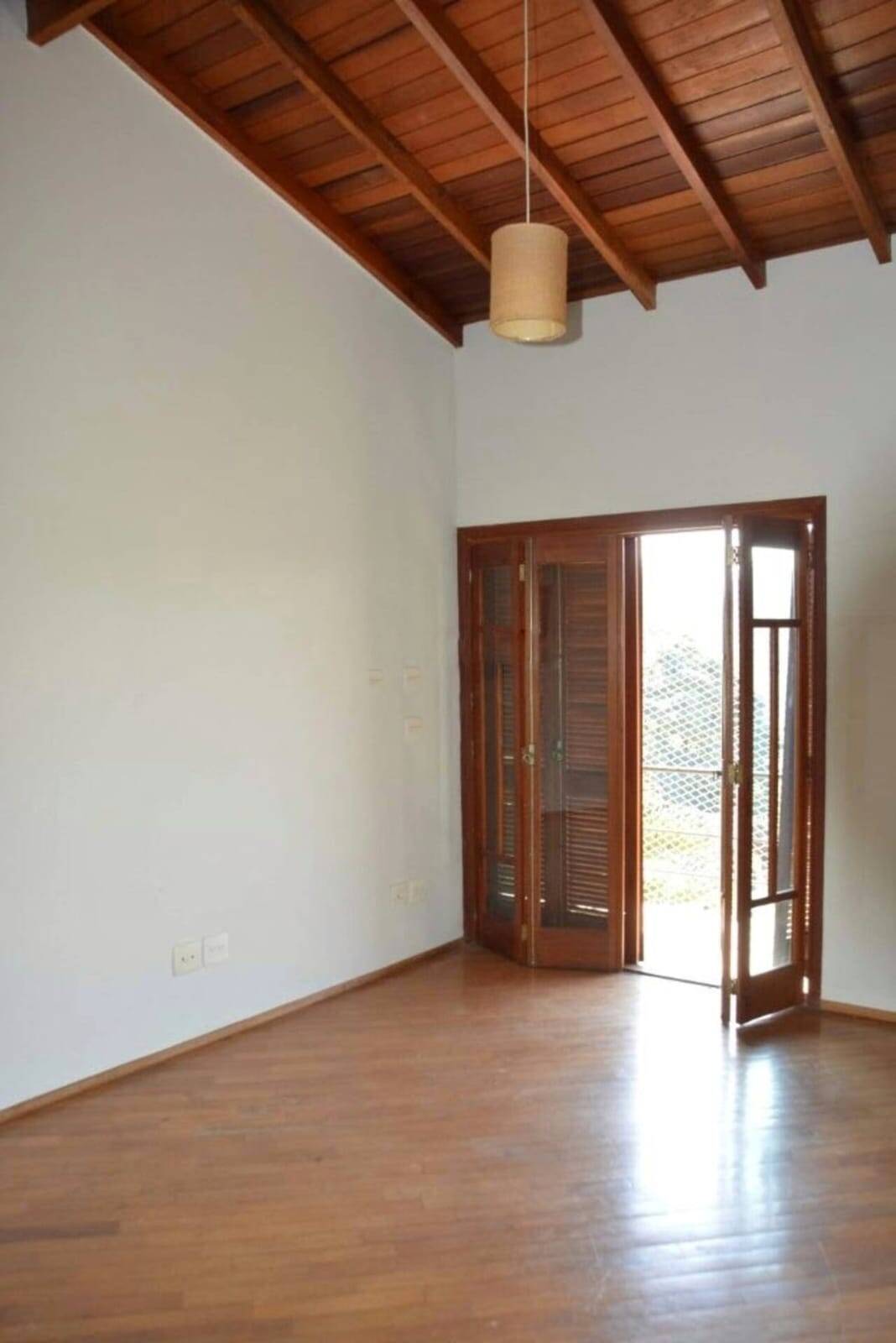 Casa para alugar com 4 quartos, 200m² - Foto 18