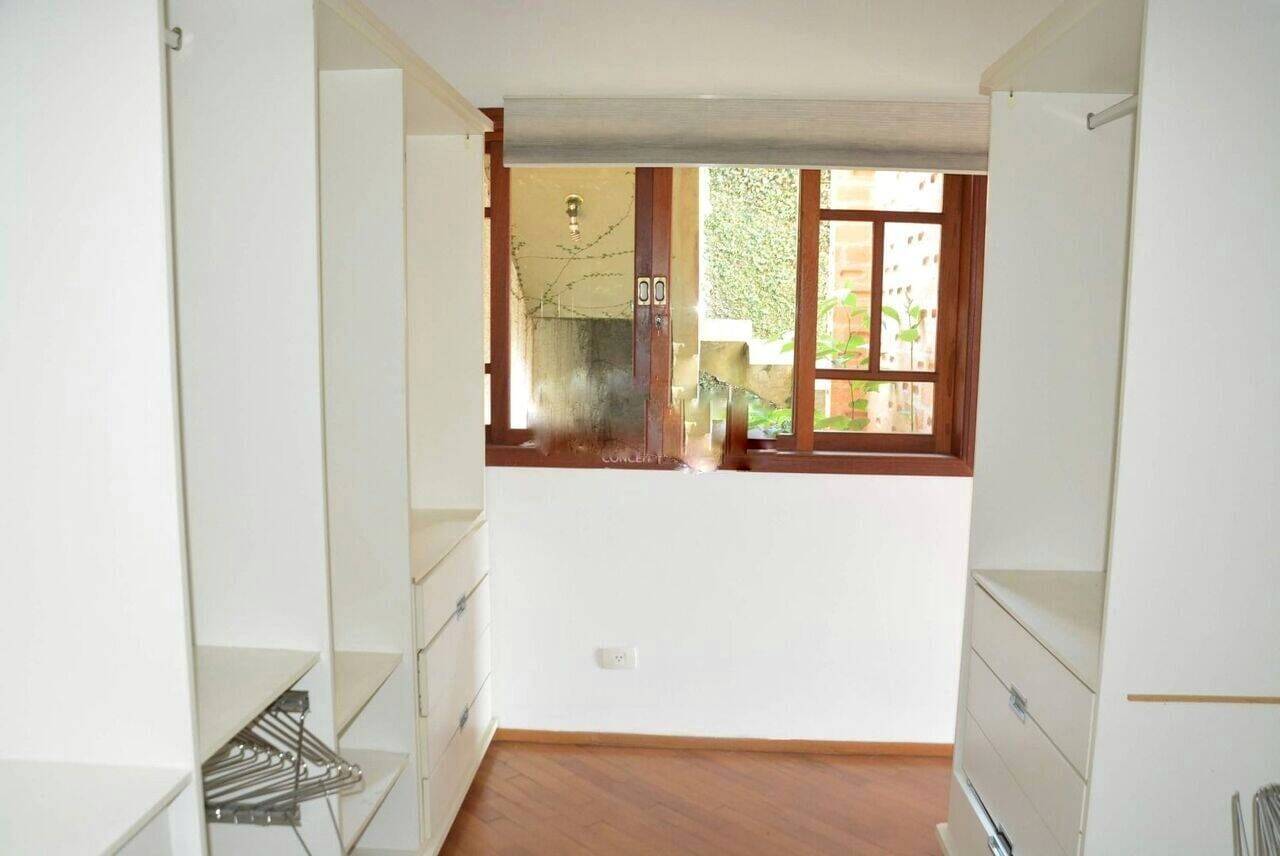 Casa para alugar com 4 quartos, 200m² - Foto 16