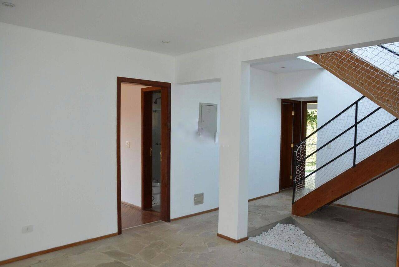 Casa para alugar com 4 quartos, 200m² - Foto 23