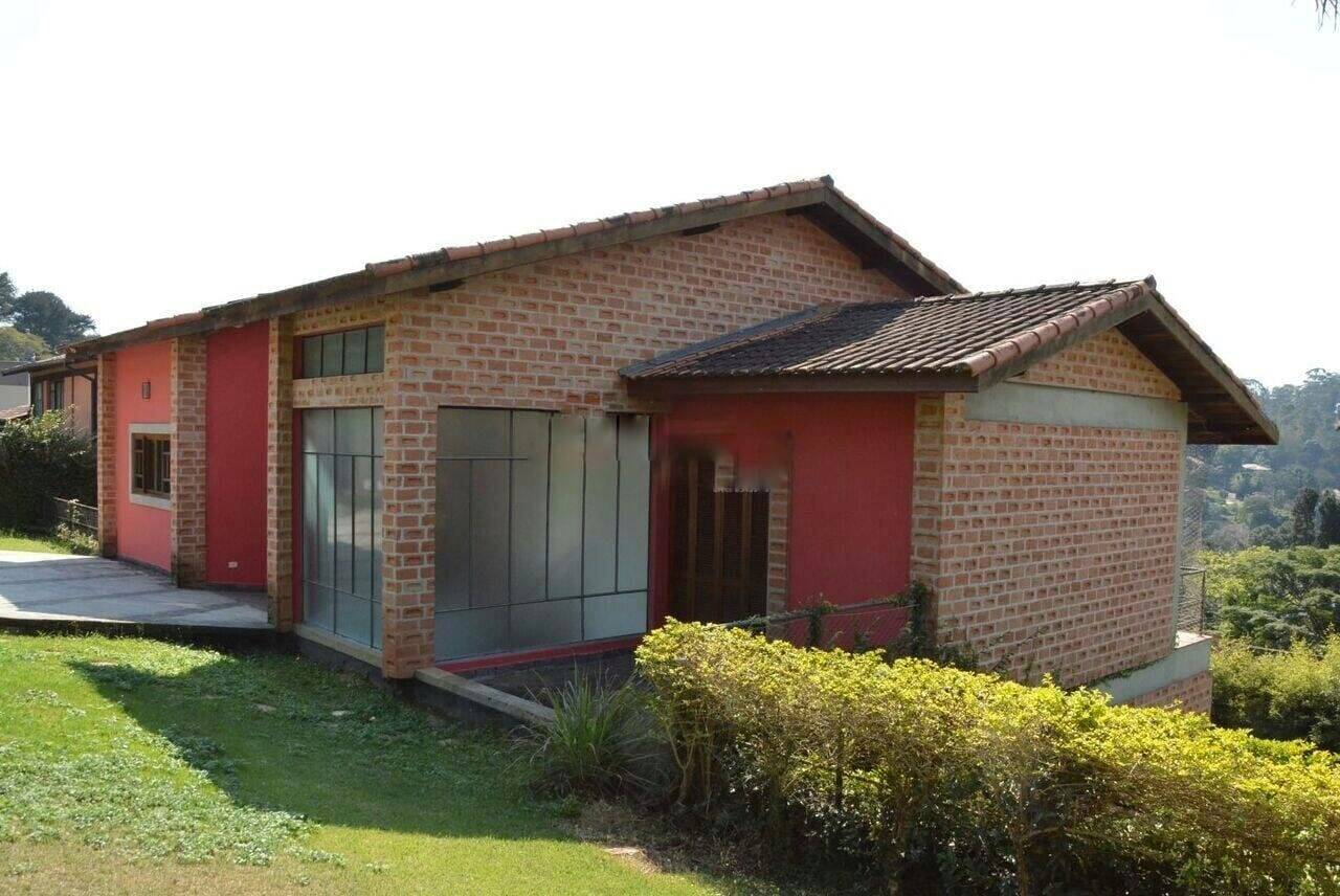 Casa para alugar com 4 quartos, 200m² - Foto 1