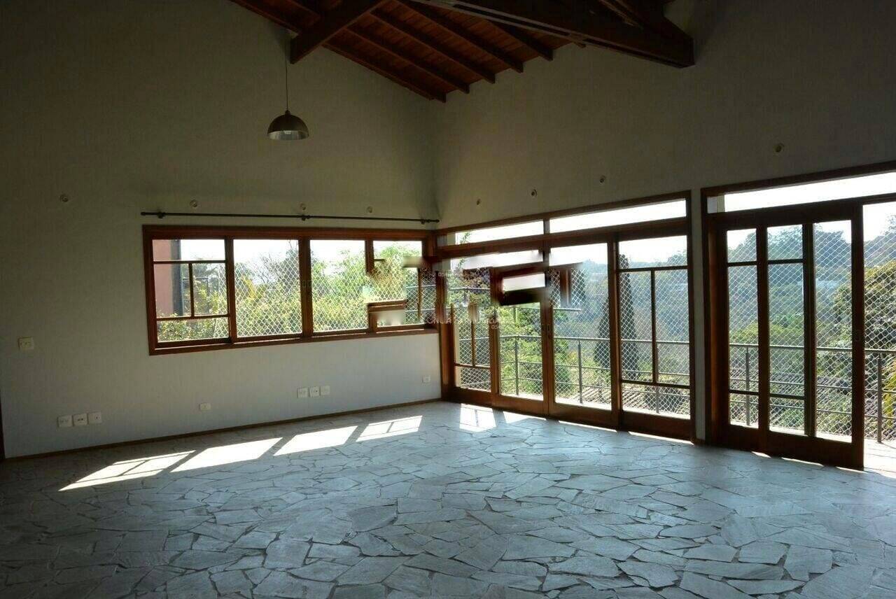 Casa para alugar com 4 quartos, 200m² - Foto 32