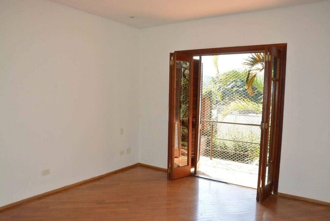 Casa para alugar com 4 quartos, 200m² - Foto 37