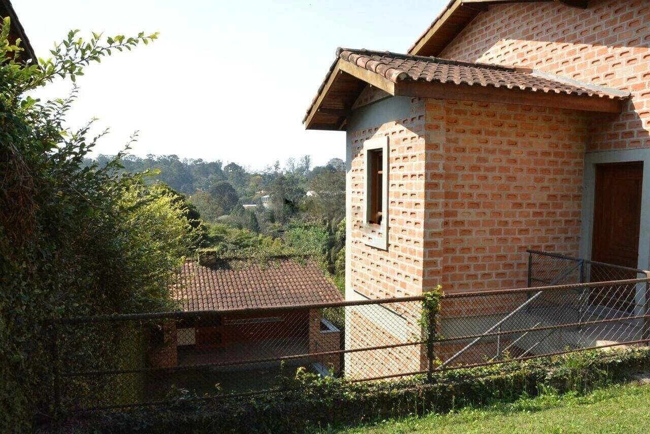 Casa para alugar com 4 quartos, 200m² - Foto 42