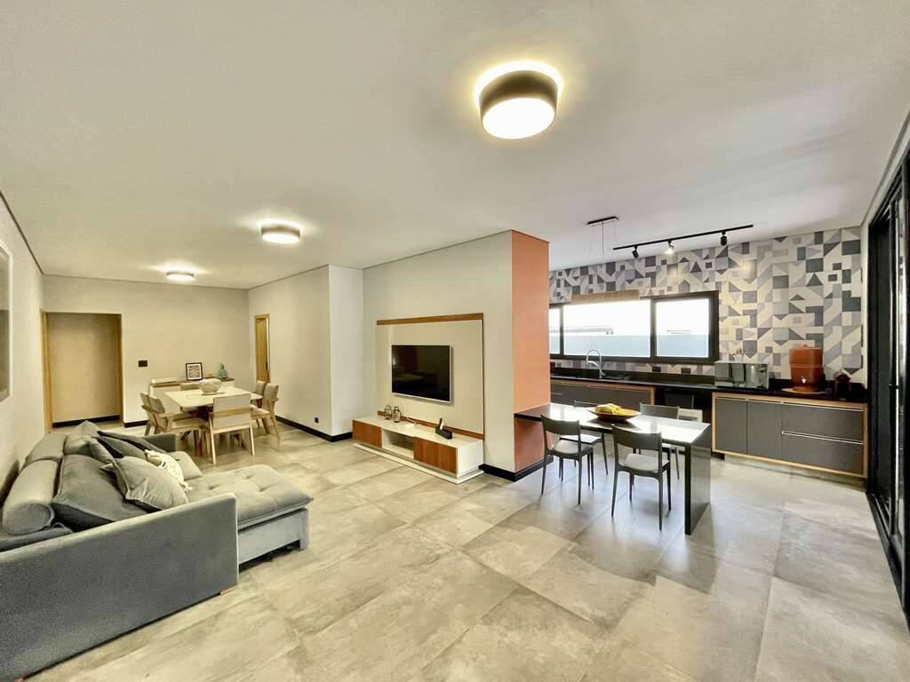 Casa à venda com 3 quartos, 321m² - Foto 9