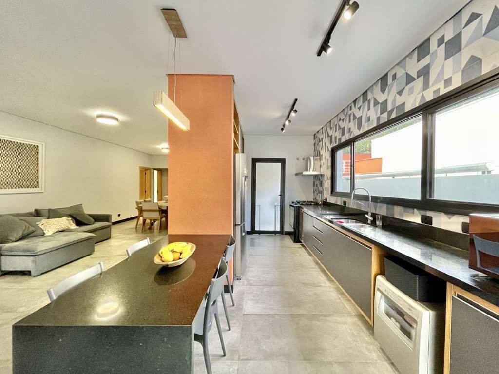 Casa à venda com 3 quartos, 321m² - Foto 23