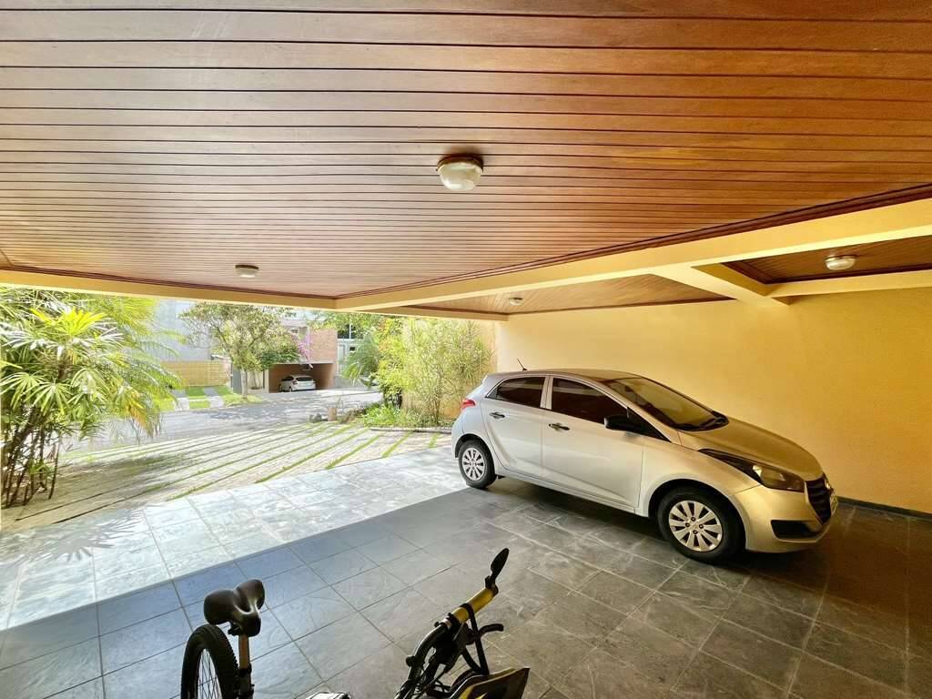 Casa de Condomínio à venda com 3 quartos, 360m² - Foto 9