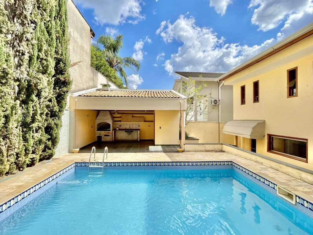 Casa de Condomínio à venda com 3 quartos, 360m² - Foto 2