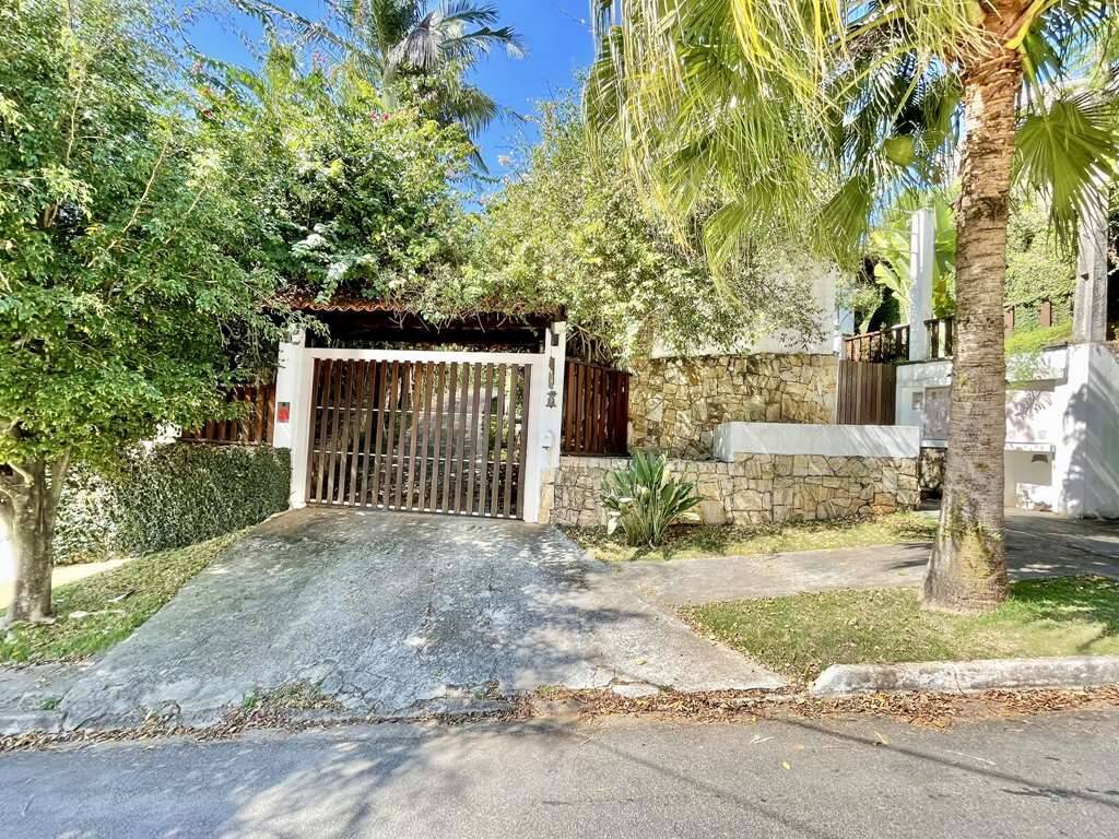 Casa de Condomínio à venda com 4 quartos, 372m² - Foto 2