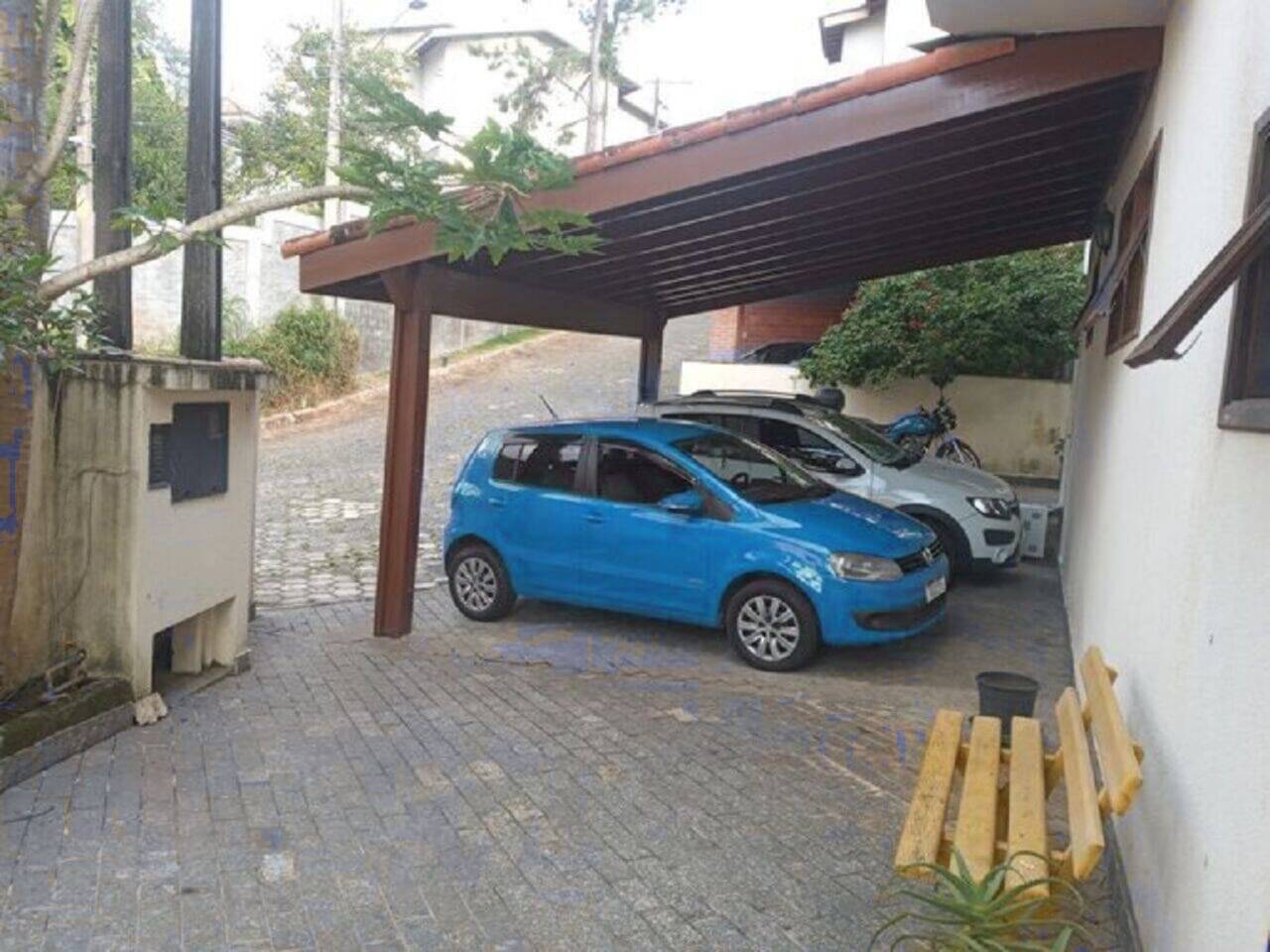 Casa de Condomínio para alugar com 3 quartos, 230m² - Foto 3