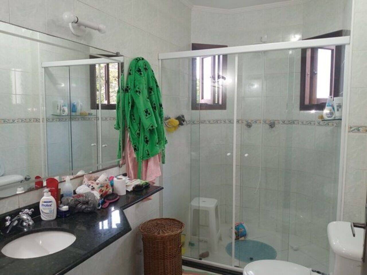 Casa de Condomínio para alugar com 3 quartos, 230m² - Foto 8