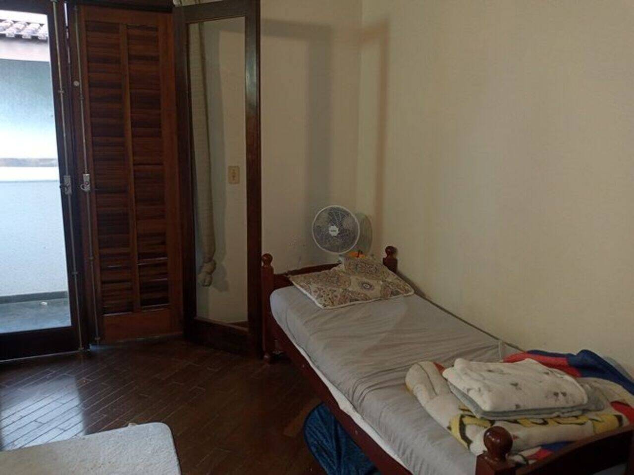 Casa de Condomínio para alugar com 3 quartos, 230m² - Foto 10