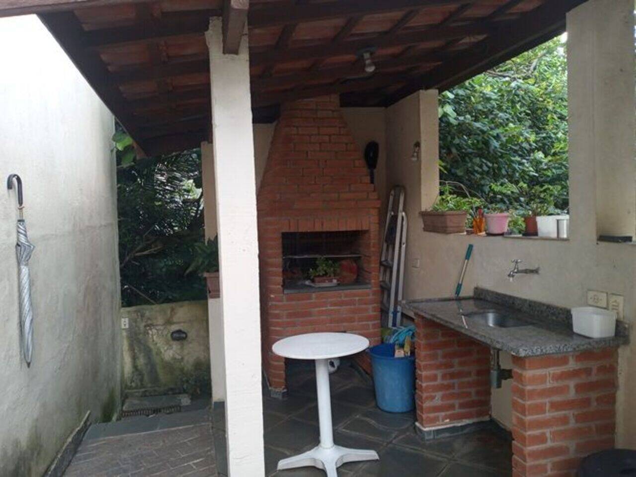 Casa de Condomínio para alugar com 3 quartos, 230m² - Foto 6