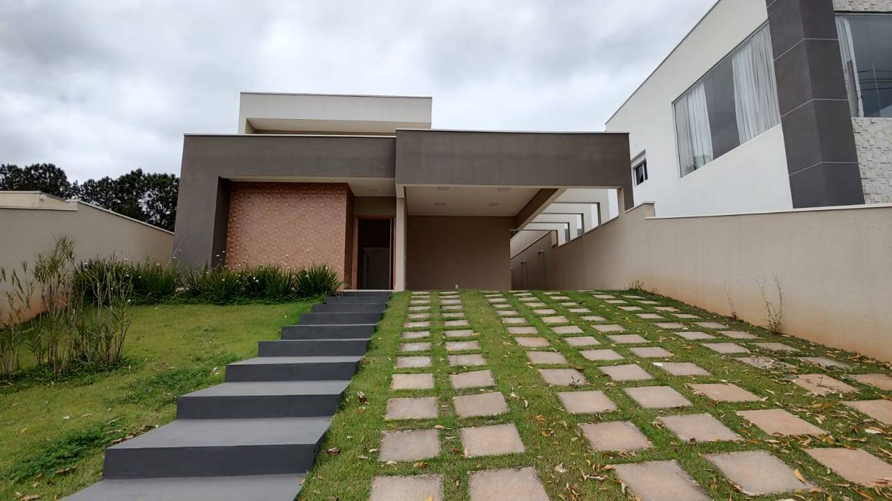 Casa de Condomínio à venda com 3 quartos, 180m² - Foto 1