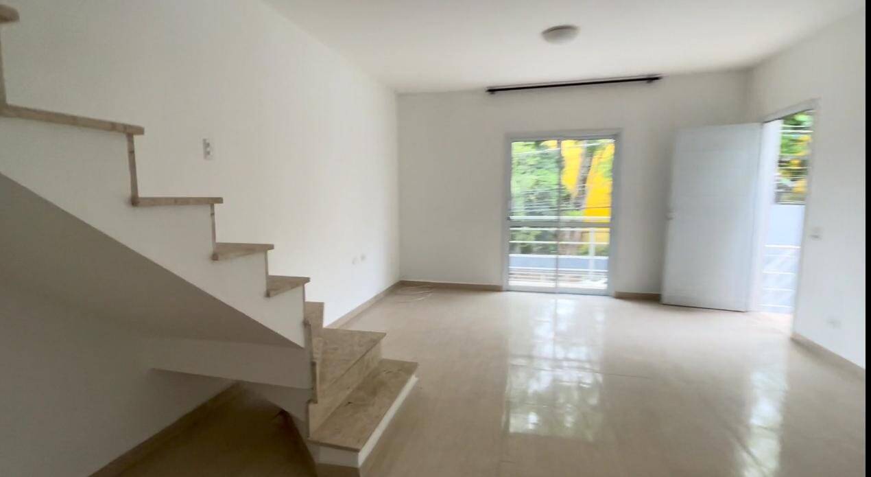 Casa de Condomínio para alugar com 3 quartos, 135m² - Foto 3