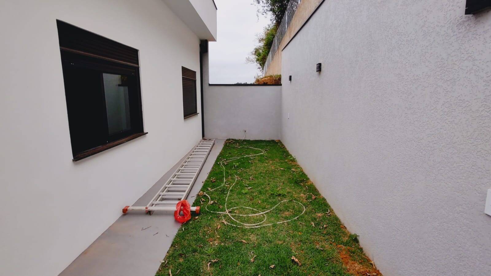 Casa à venda com 3 quartos, 110m² - Foto 28