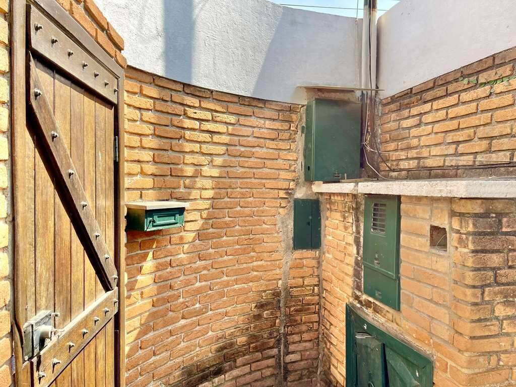 Casa à venda com 4 quartos, 464m² - Foto 2