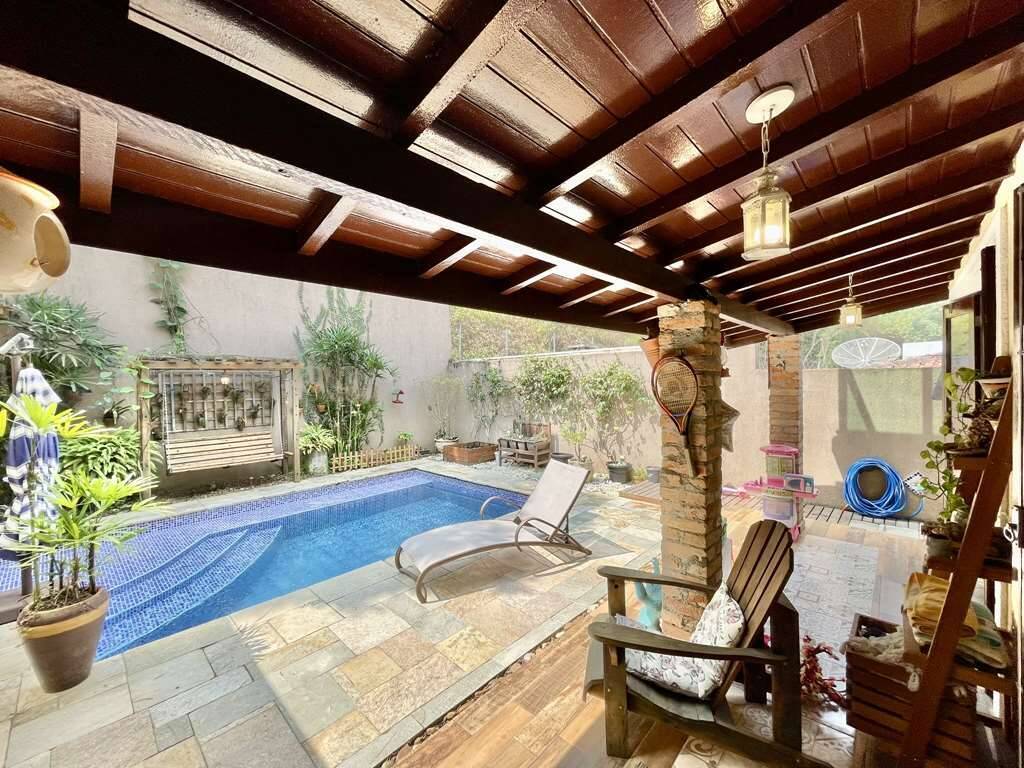 Casa de Condomínio à venda com 3 quartos, 323m² - Foto 40