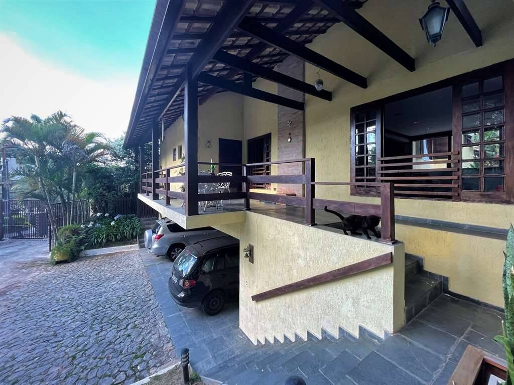 Casa de Condomínio à venda com 4 quartos, 220m² - Foto 6