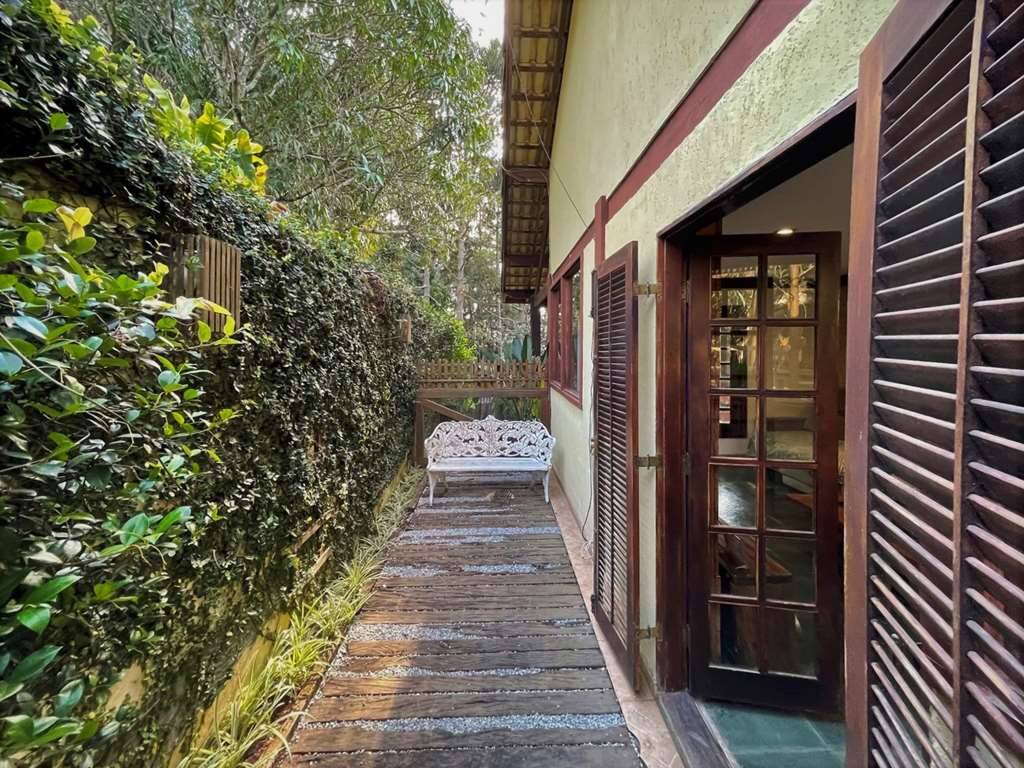 Casa de Condomínio à venda com 4 quartos, 220m² - Foto 12