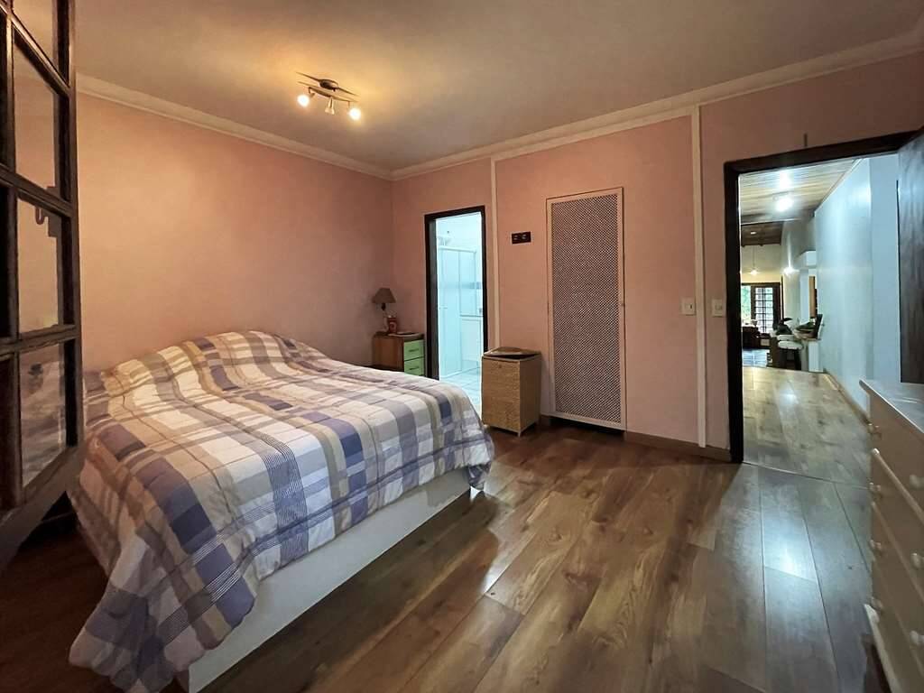 Casa de Condomínio à venda com 4 quartos, 220m² - Foto 19