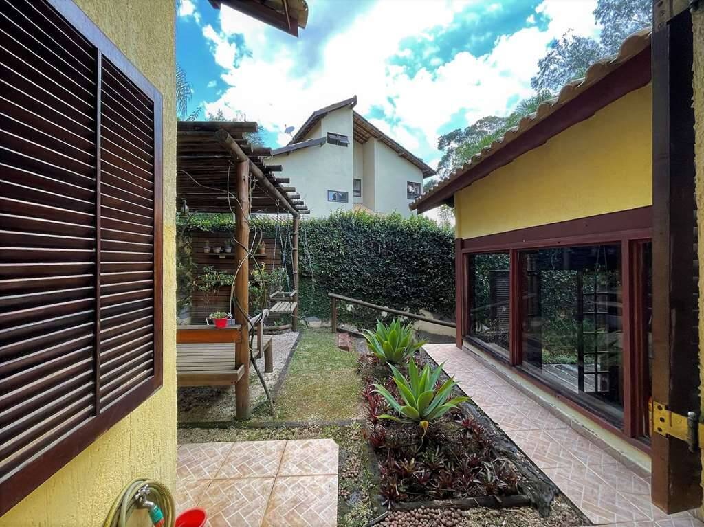 Casa de Condomínio à venda com 4 quartos, 220m² - Foto 25