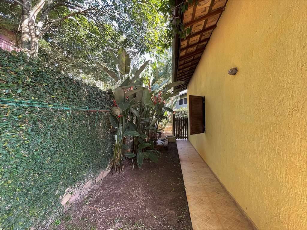 Casa de Condomínio à venda com 4 quartos, 220m² - Foto 26