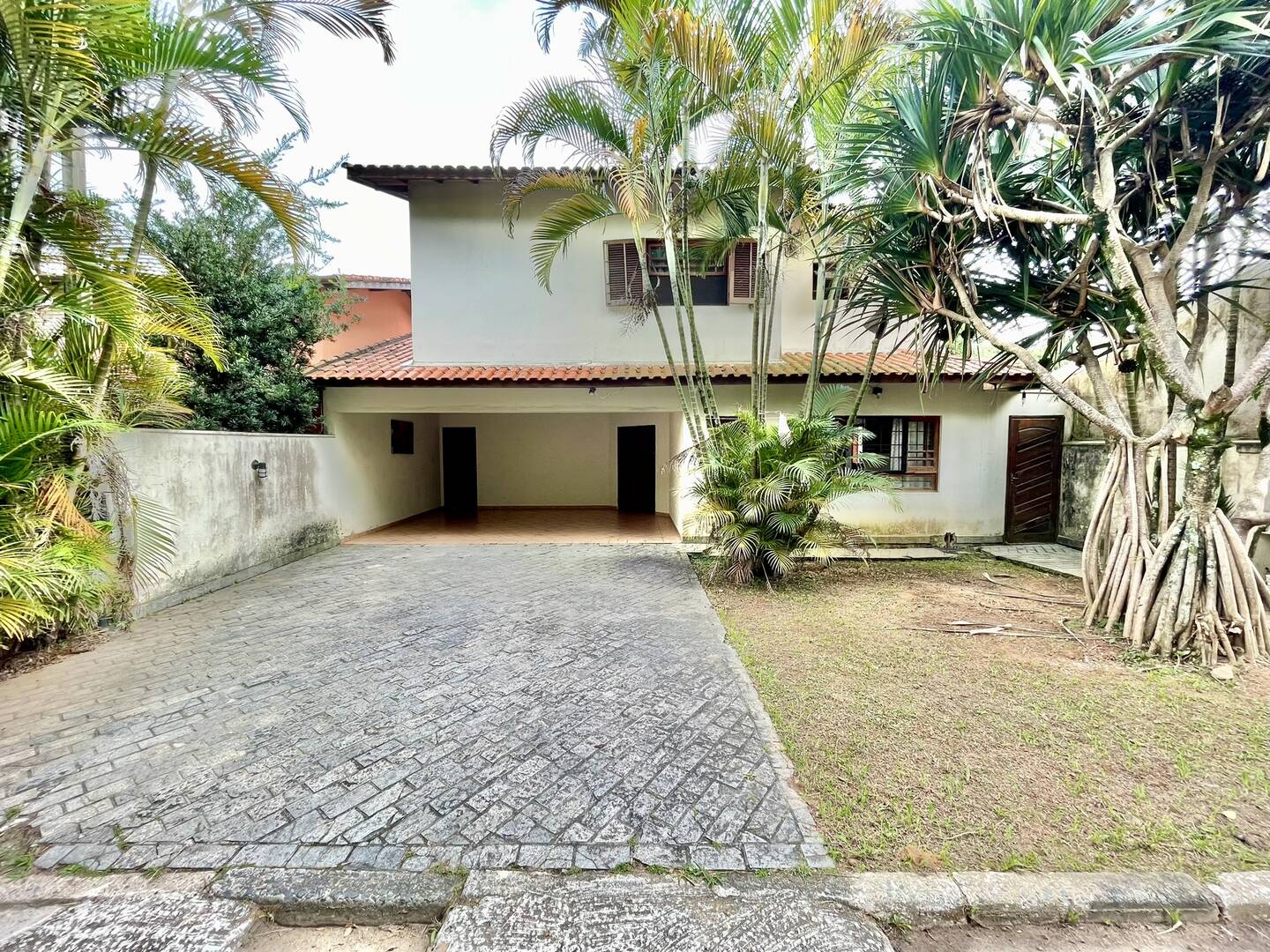 Casa de Condomínio à venda com 3 quartos, 233m² - Foto 1