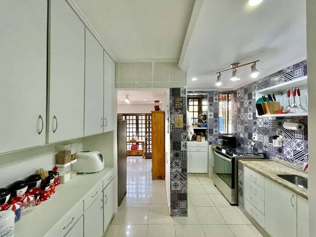 Casa à venda com 3 quartos, 280m² - Foto 10