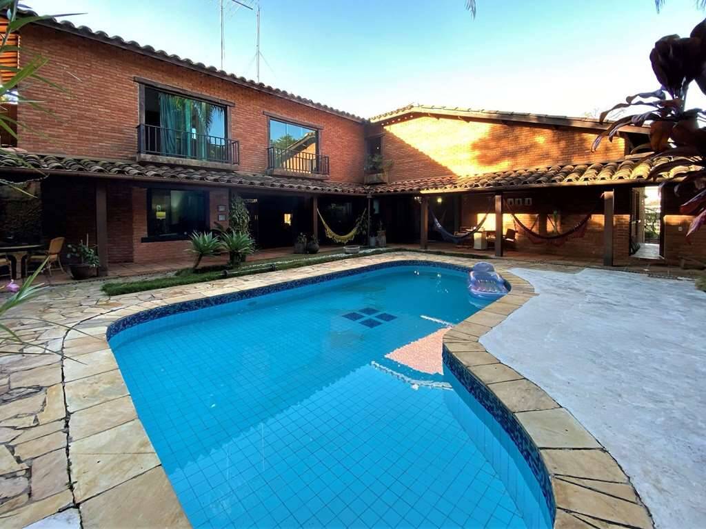 Casa de Condomínio à venda com 3 quartos, 553m² - Foto 1