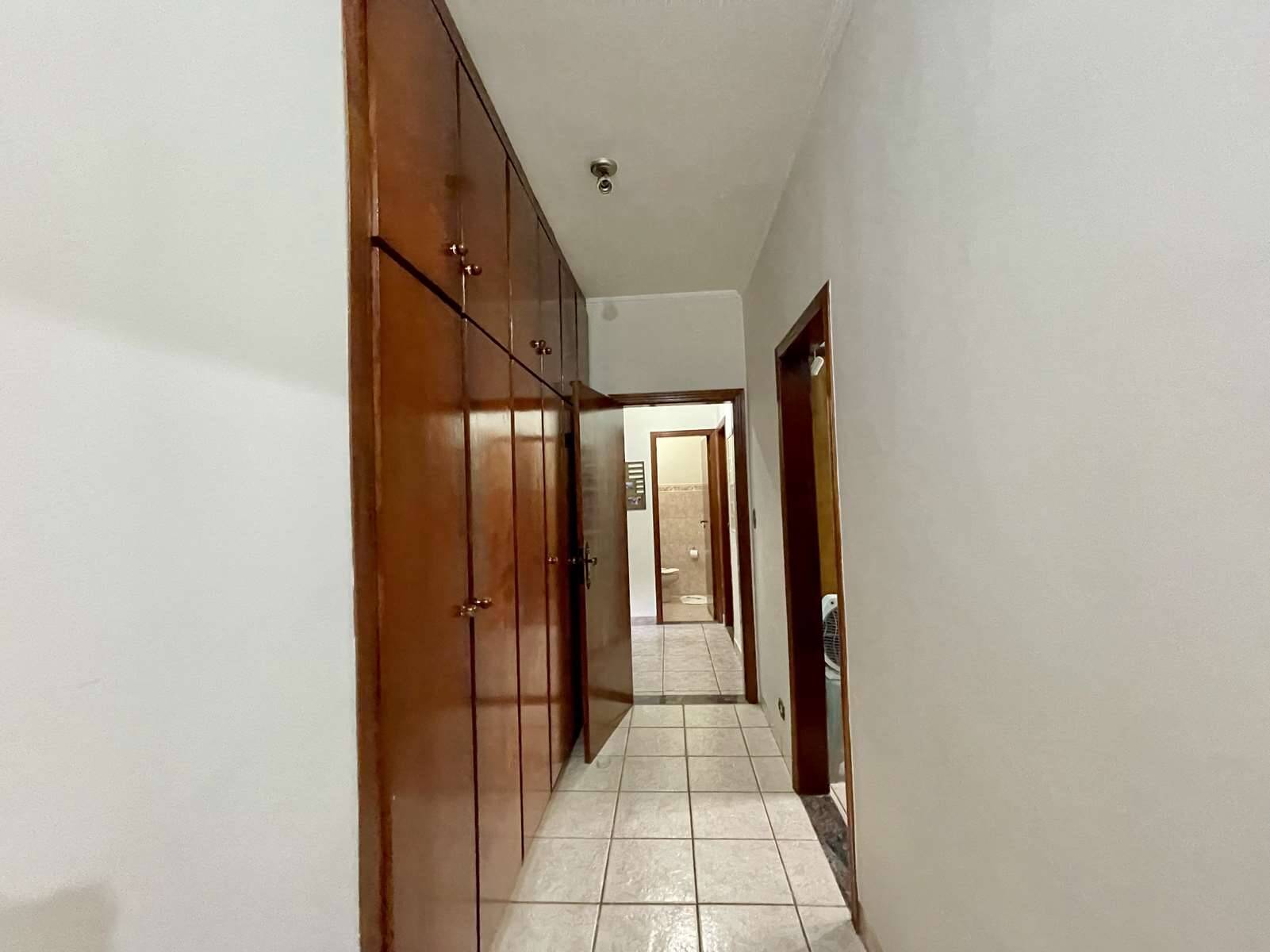 Casa à venda e aluguel com 3 quartos, 321m² - Foto 16