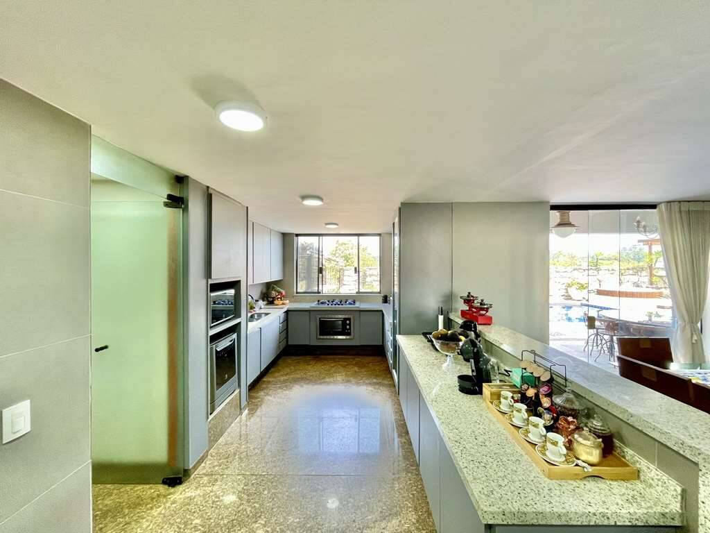 Casa à venda com 4 quartos, 548m² - Foto 26