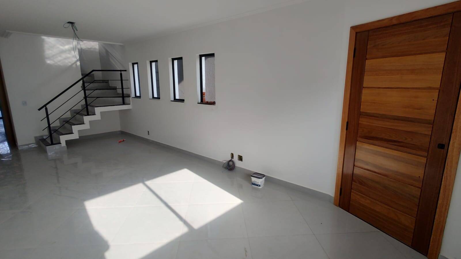 Casa de Condomínio à venda com 3 quartos, 129m² - Foto 2