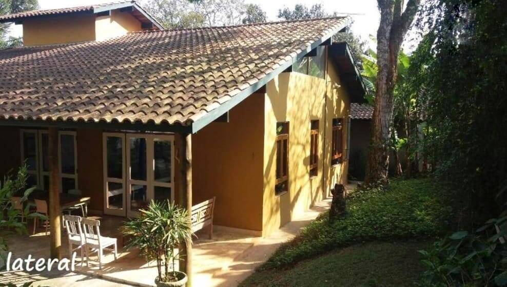 Casa à venda com 4 quartos, 255m² - Foto 1