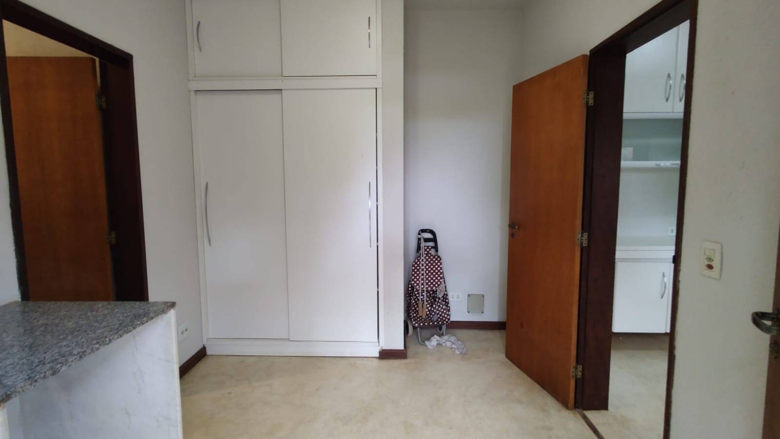 Casa à venda com 3 quartos, 1000m² - Foto 35