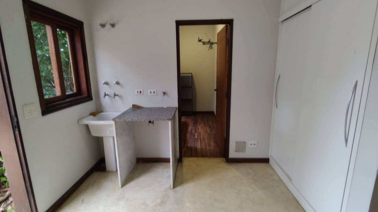 Casa à venda com 3 quartos, 1000m² - Foto 46